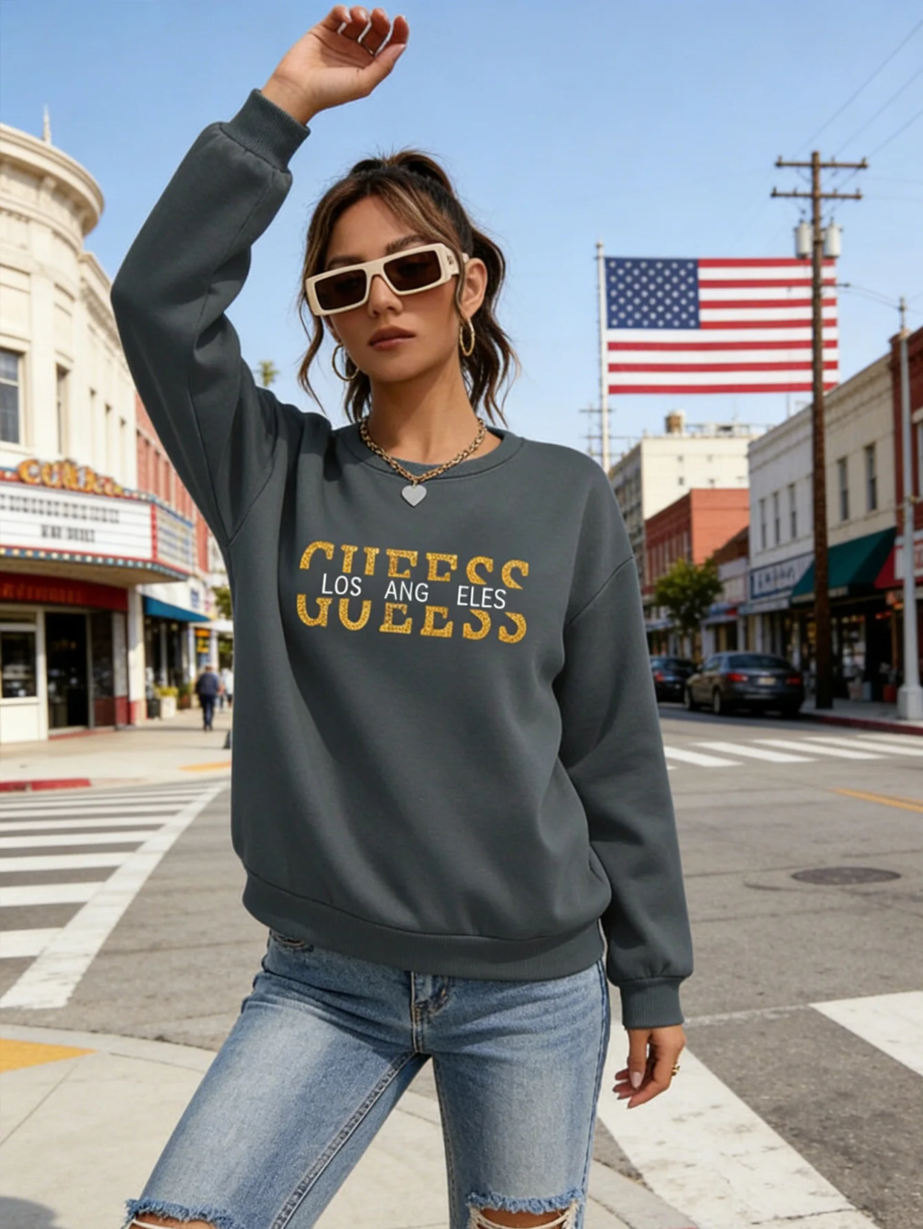 Sweat shirt "GUESS" épaule tombant – Image 4
