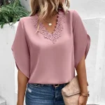 Haut pour femme avec dentelle.