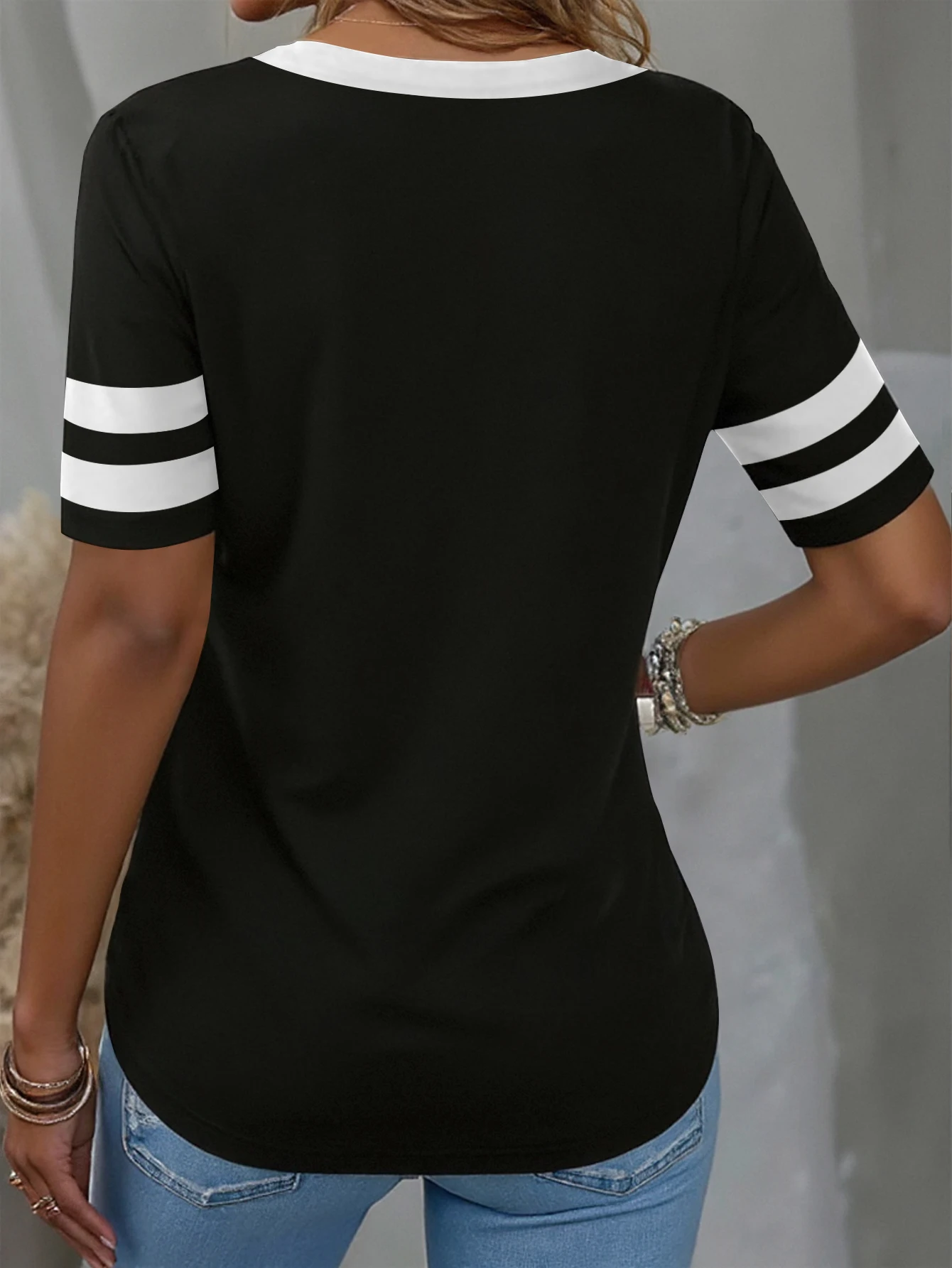 Haut pour femme noire à rayures blanc. – Image 2