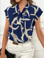 Haut pour femme imprimé tendance.