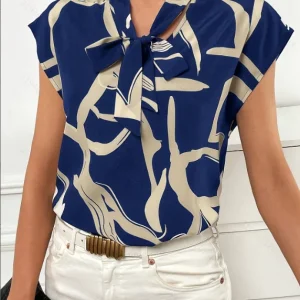 Haut pour femme imprimé tendance.
